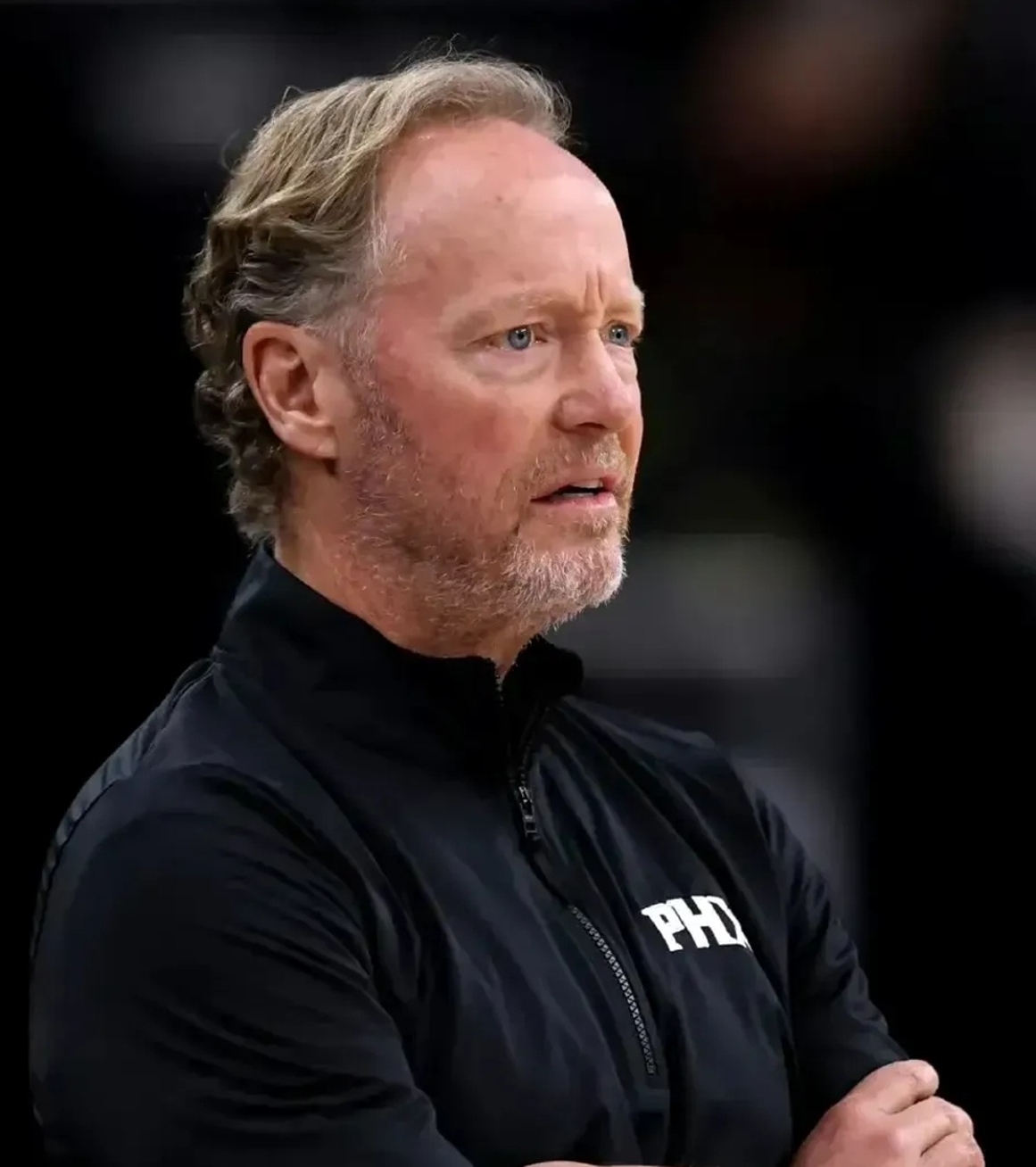 开云体育入口-法兰克福主场失利，主教练备受质疑的简单介绍