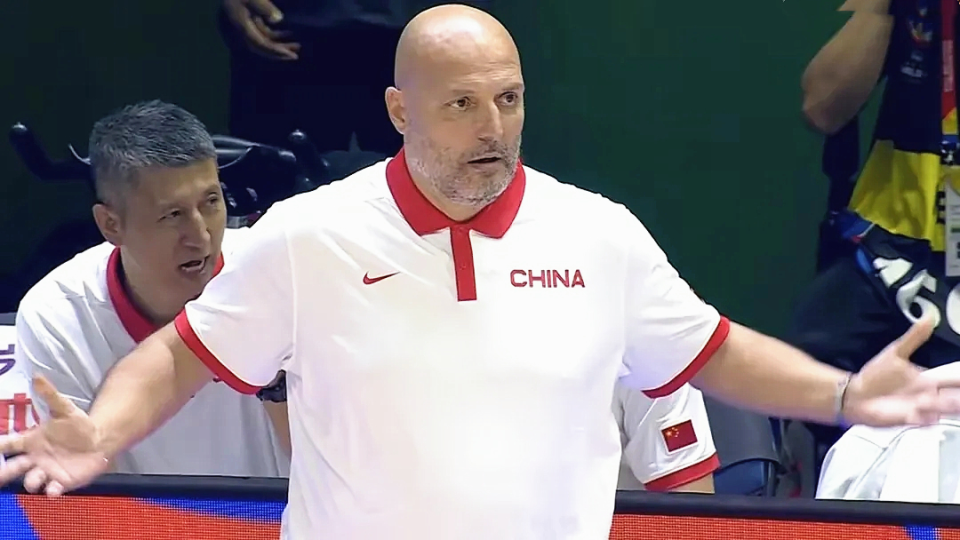 法兰克福主场失利，主教练备受质疑的简单介绍