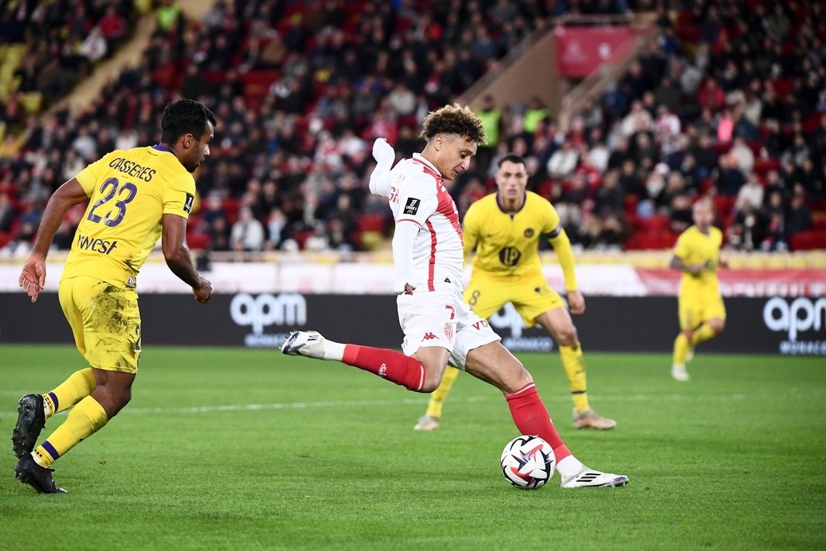 美因茨联盟杯战失利，冲击前列受挫的简单介绍