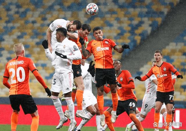 关于欧洲联赛的火爆开战，球迷热情高涨的信息