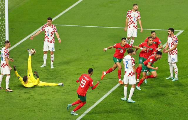 开云体育入口-包含斯洛文尼亚以微弱优势战胜克罗地亚，出线希望渺茫的词条