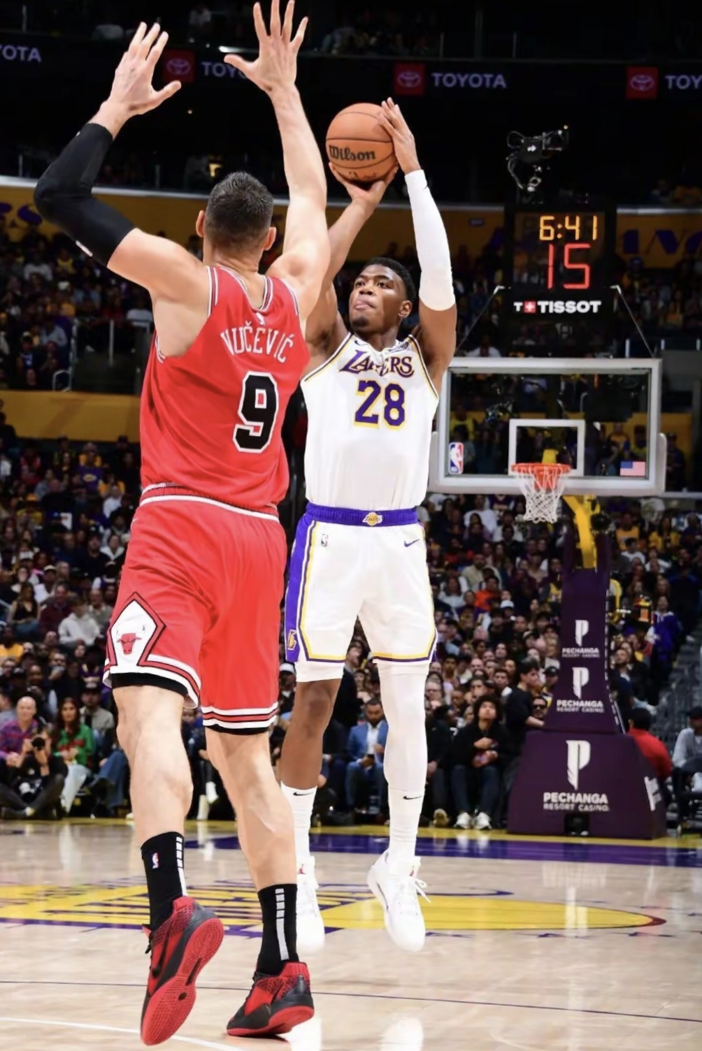 BRO力克CLG，Meiko打出惊人五杀宿敌对决2025世界赛，成为赛场最大亮点