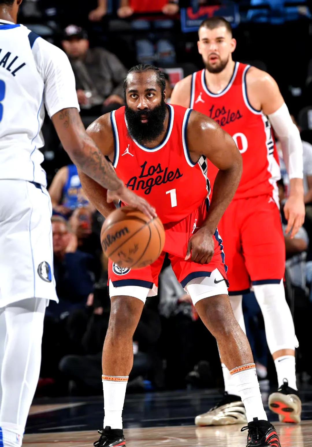 火箭惨败独行侠，哈登火力全无的简单介绍