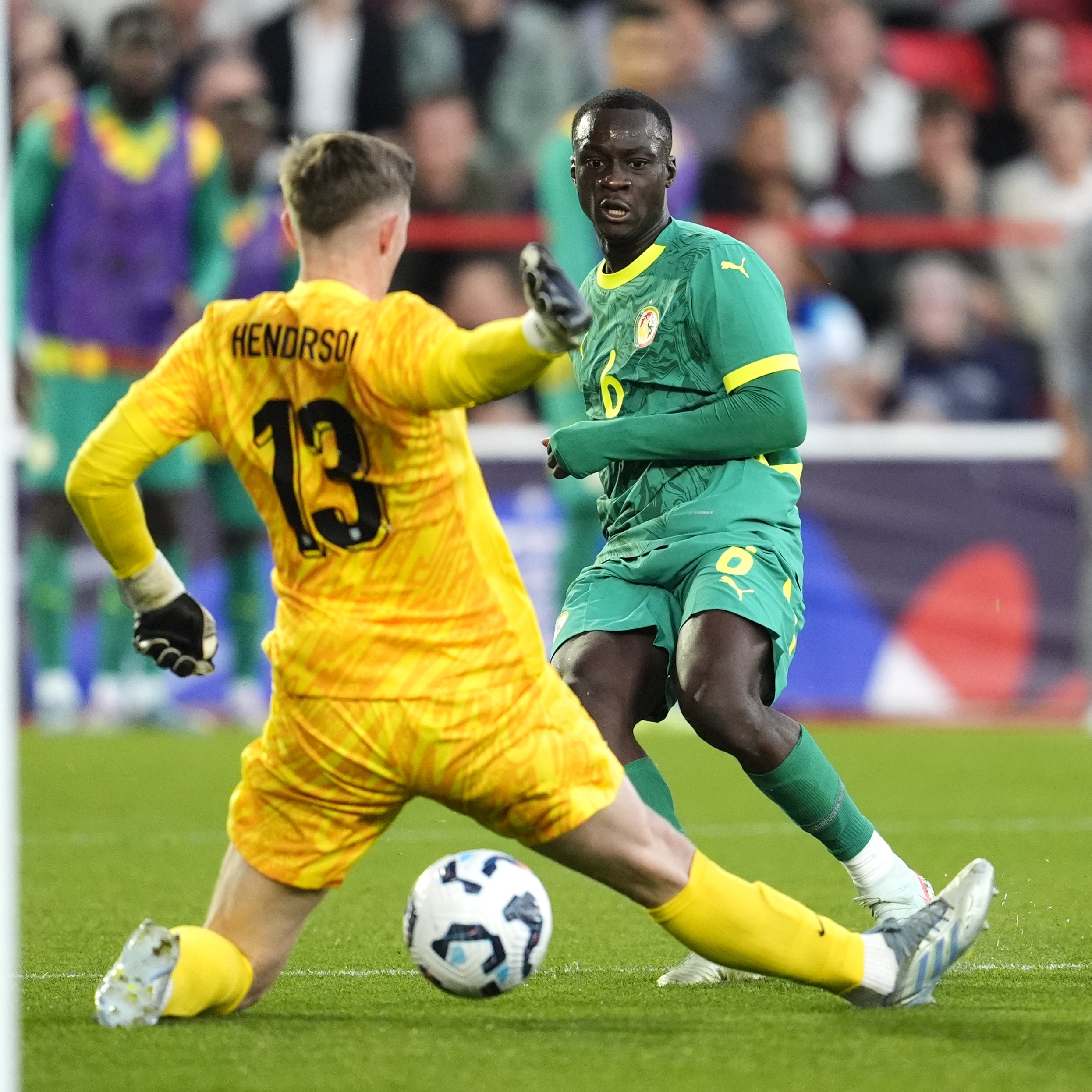 开云体育在线-塞内加尔国家队球员集体出击，击败对手