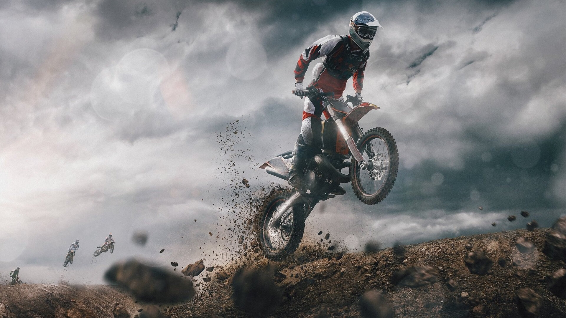 一骑绝尘与毫厘之争，维斯塔潘的绝对统治下，阿斯顿马丁险胜梅赛德斯的战术博弈