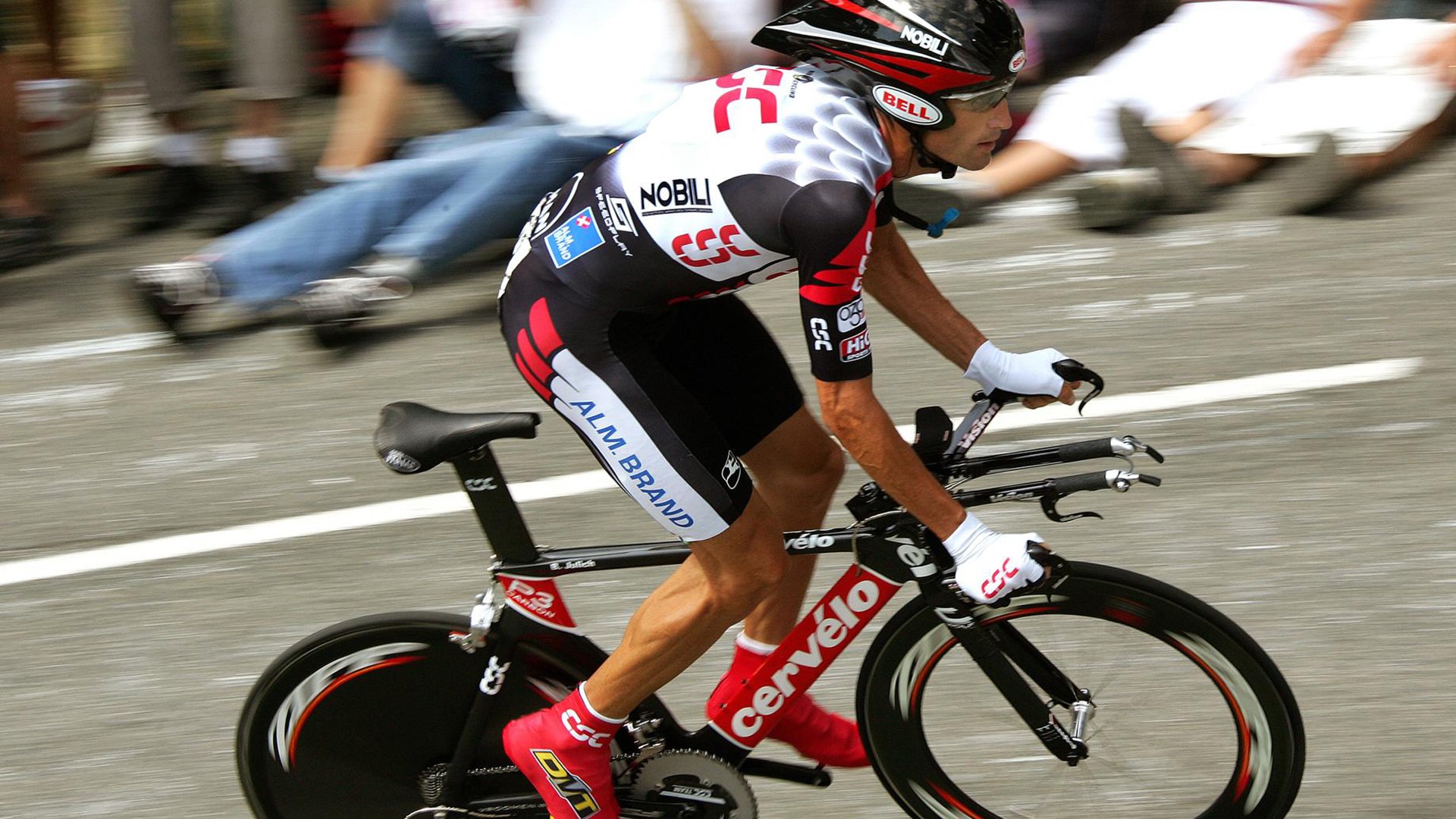 冰与火的对决，石宇奇鏖战破法，中国羽球男团绝境逢生