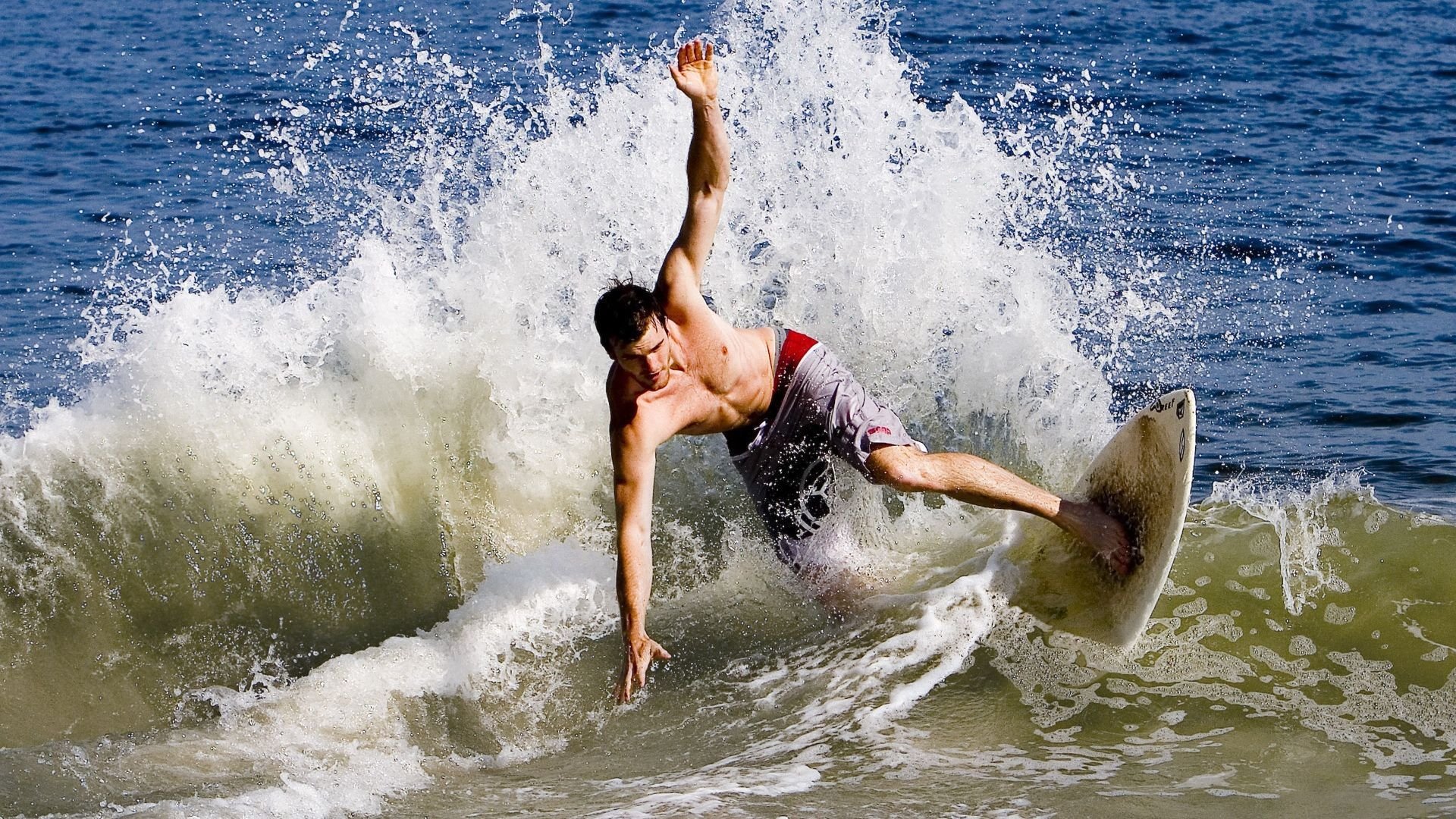 绝地反击与王者归来，一场改写东南亚羽球史的经典对决